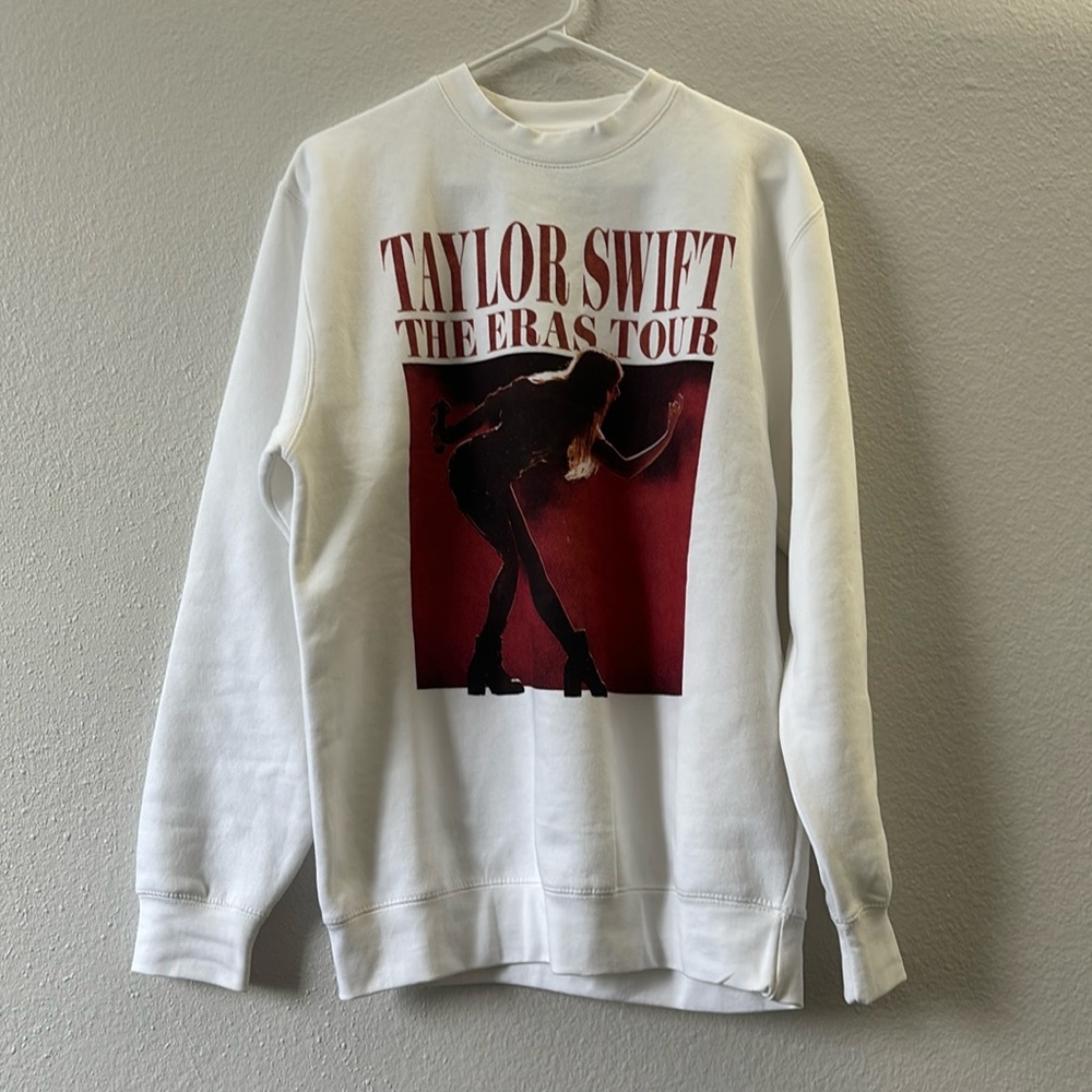 ♥️NWOT♥️ Taylor Swift The Eras Tour Offical Merch Pullover Sweatshirt
